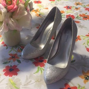 Sparkly silver Spring heels -Size 8
